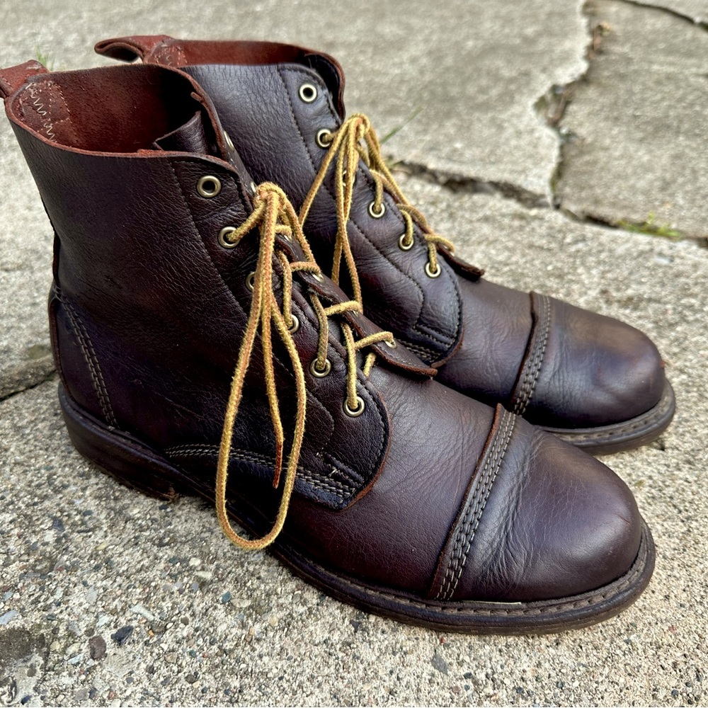 Allen Edmonds Normandy Brown 10D